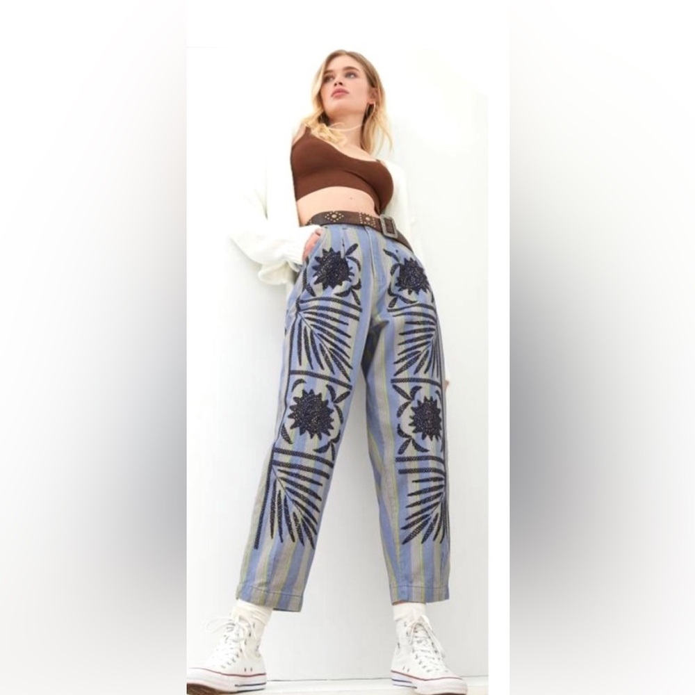 Kimchi Blue cropped pleated embroidered striped jeans